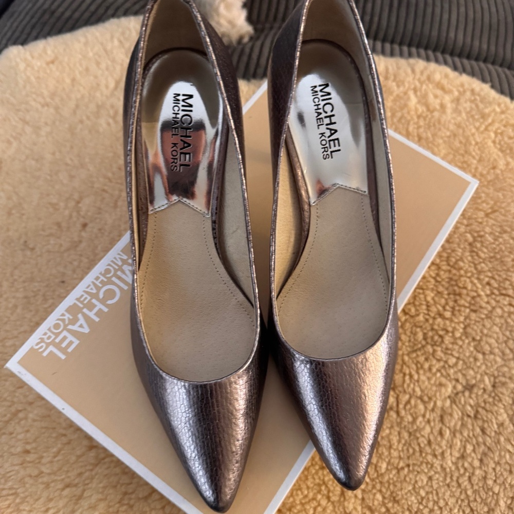 Woman’s Michael Kors
